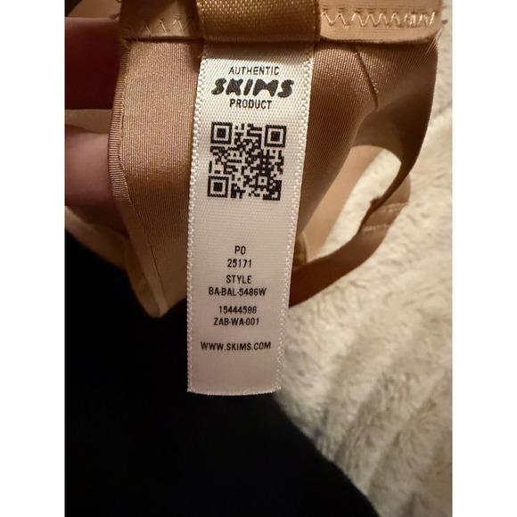 NWOT Skims ultimate push up Bra 32DD Nude Smooth Everyday Comfort - Picture 4 of 4